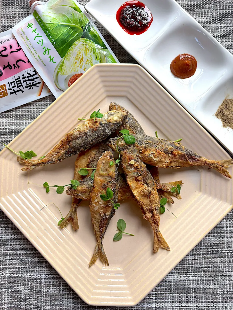 にんにくしょうが香る小アジ唐揚げ|栃倉 直人さん