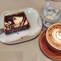 Cafe Mocha with dark choc vanilla butter marble cake 😍🤤💕| 🍒lynnlicious🍒さん