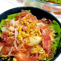 梨と生ハムと胡桃のサラダ|ヨシュアさん