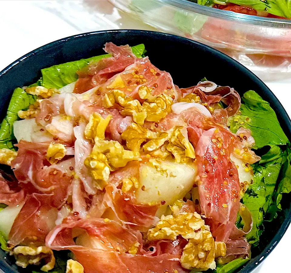 梨と生ハムと胡桃のサラダ|ヨシュアさん