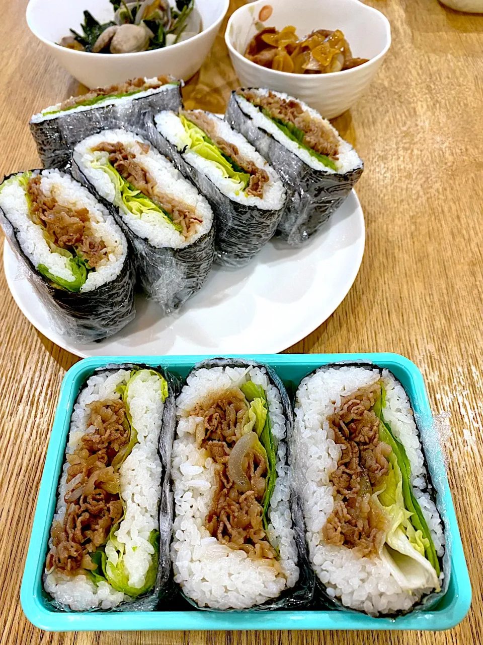 牛のガリバタ炒めおにぎり|しばざきまりさん