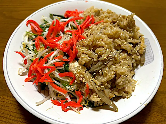 ニラもやし炒めと炊き込みご飯❗️(^.^)✨|サソリさん