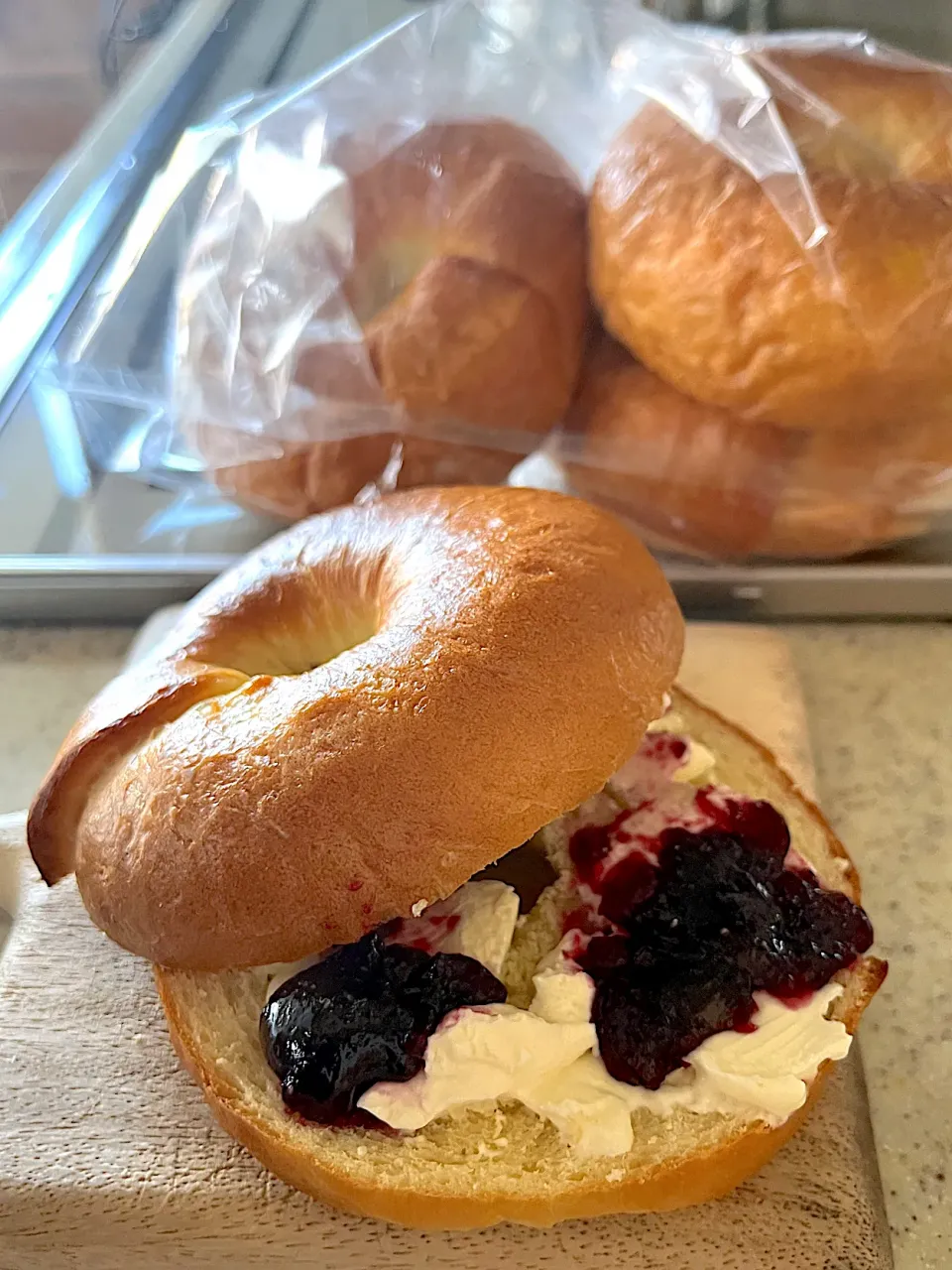 クリームチーズとブルーベリージャムのベーグル|chieko ♪さん