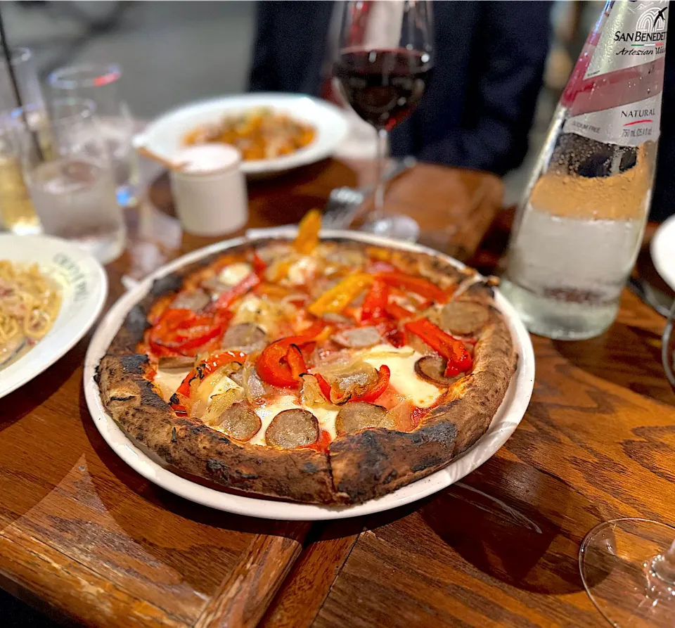 イタリアンソーセージのピザ|流線形さん