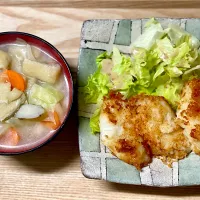 白身魚のパン粉焼き、野菜たっぷり味噌汁|コトコト煮つめますさん