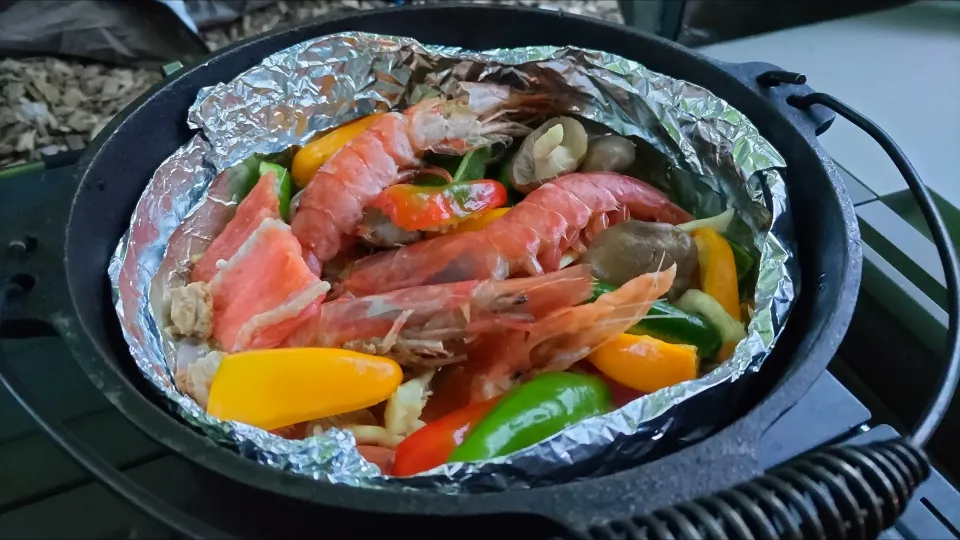 ダッチオーブンでパエリア|kamekameさん