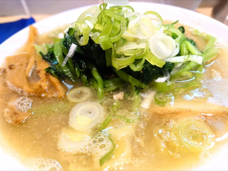 【完全キャッシュレス対応】
【ラーメンWalkerグランプリ 
東京2024 銀賞】
【TRYラーメン大賞2024-2025 名店部門 MIX第3位】 
【食べログ ラーメン TOKYO 百名店 2023~2024 選出店】 
桜上水 船越 
塩中華そば 麺半分
 (茹で前100g、1,100円) 
＋青菜 (麺半分でサービス無料)
＠桜上水4分
25257
〈醤120塩41噌󠄀20タ9昆9出13F13
冷26混3つ1焼1ポ1〉|大脇さん
