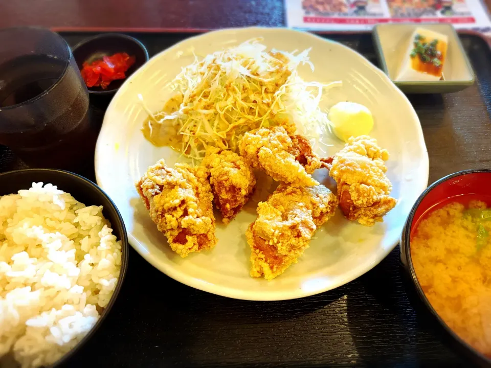 鶏のから揚げ定食 ¥850|Blue Moon Caféさん