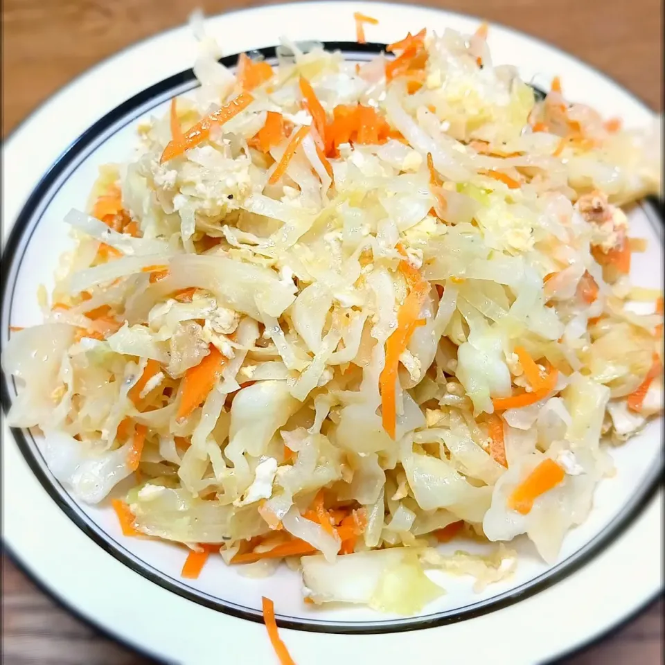 一人で食べるお昼🥬|まなみさん