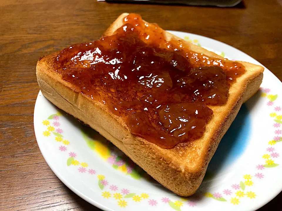 いちごジャムトースト|はっちぃさん