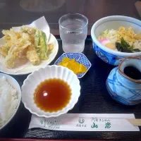 愛知県新城市の新城SAの平日ランチ ドライバーセット|ひーちゃんさん