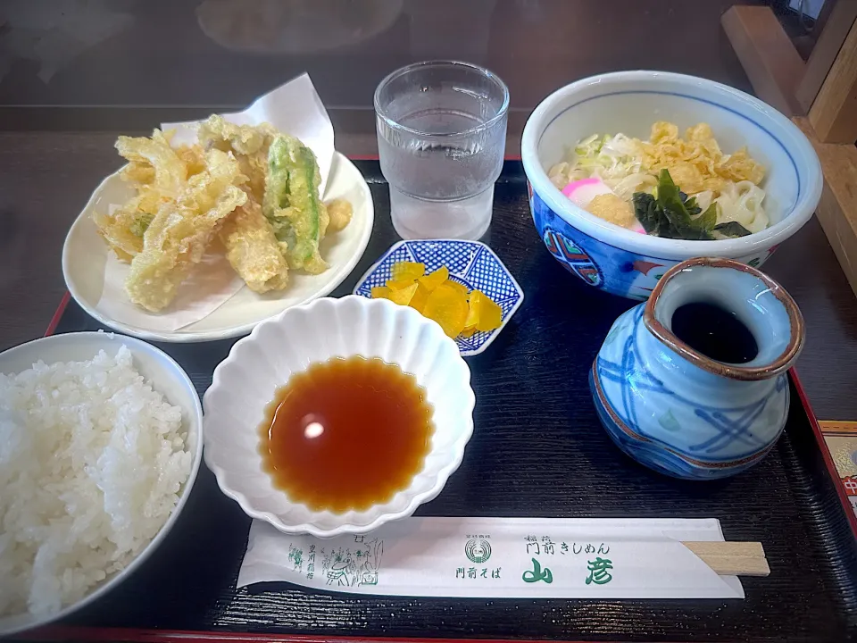 愛知県新城市の新城SAの平日ランチ ドライバーセット|ひーちゃんさん