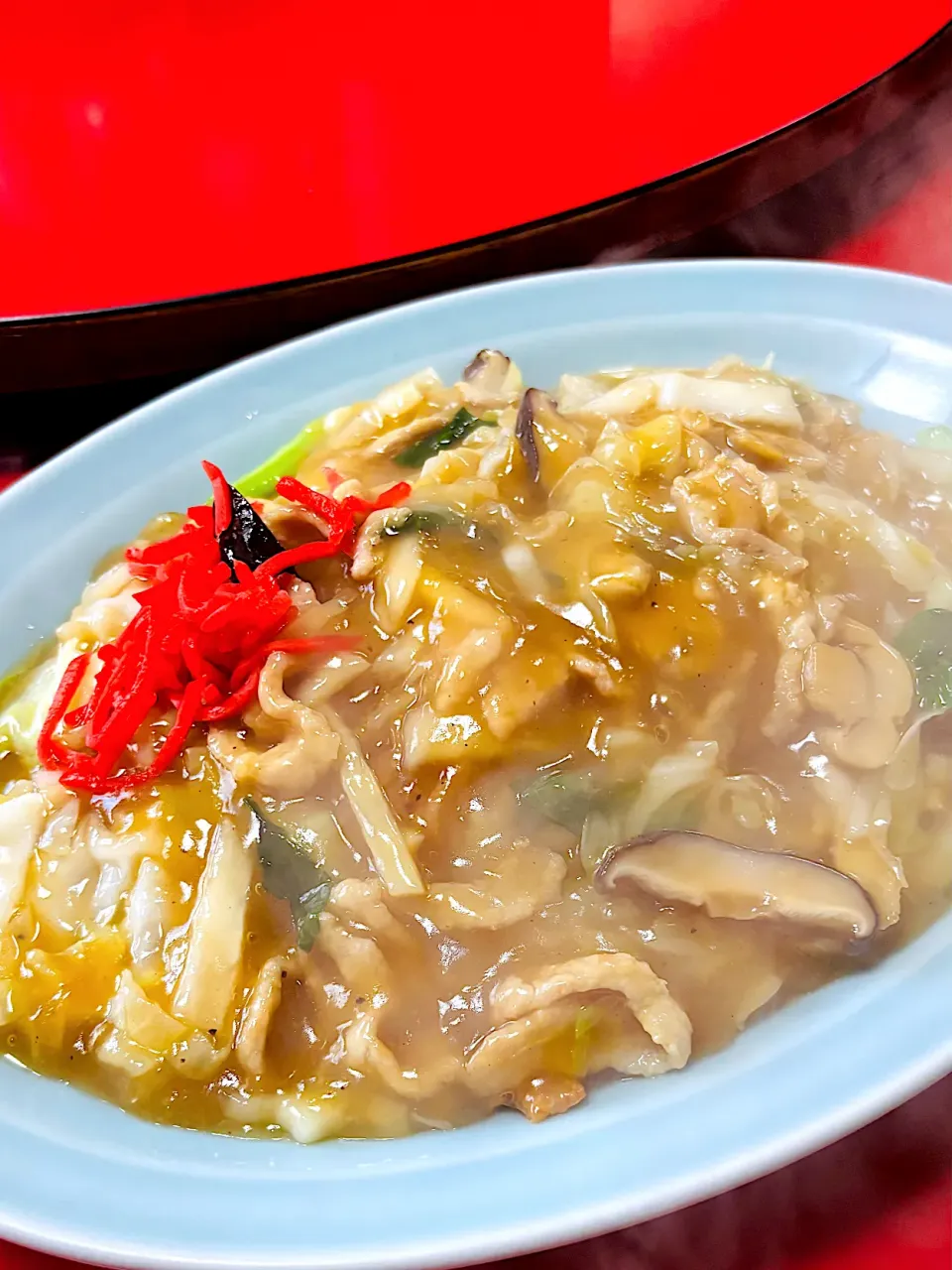 町中華の細切り豚肉あんかけ焼きそば。|ちはるさん