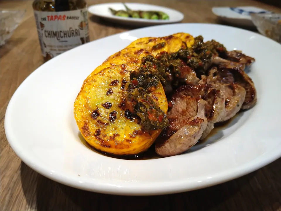 ラム肉とズッキーニのグリル チミチュリソース|古尾谷りかこさん