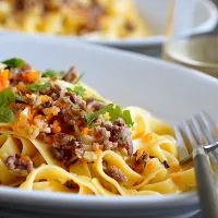 ラグービアンコ〜白いミートソース