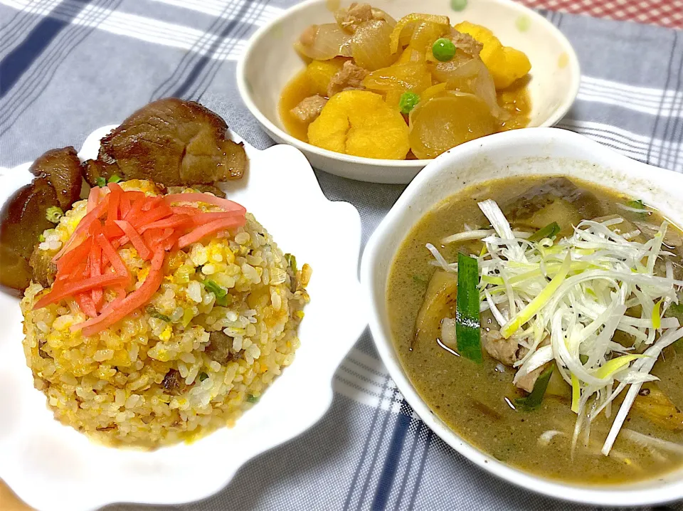 焼豚炒飯　肉じゃが　　　　　　　　　　　　　　　　　　茄子と豚バラ肉の黒胡麻淡々スープ|eiyadeさん