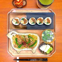 真鯛のだし塩焼きそばとキンパのおぼんごはん