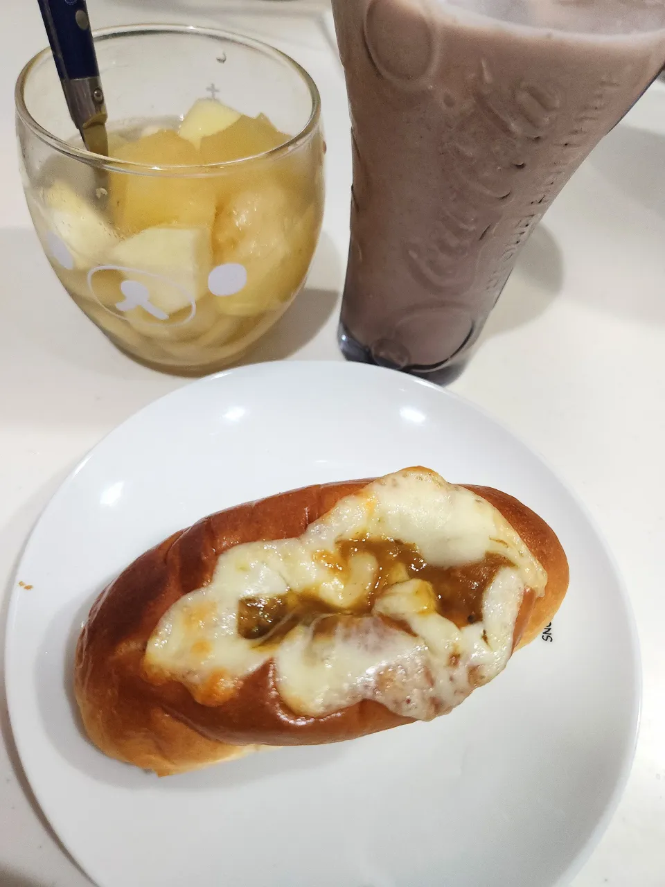 カレーロールパン、フルーツポンチ、ココア|さきさん