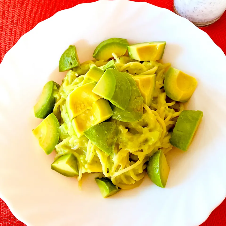 アボカドポテトクリームパスタ🥑のせ|HAMI69さん