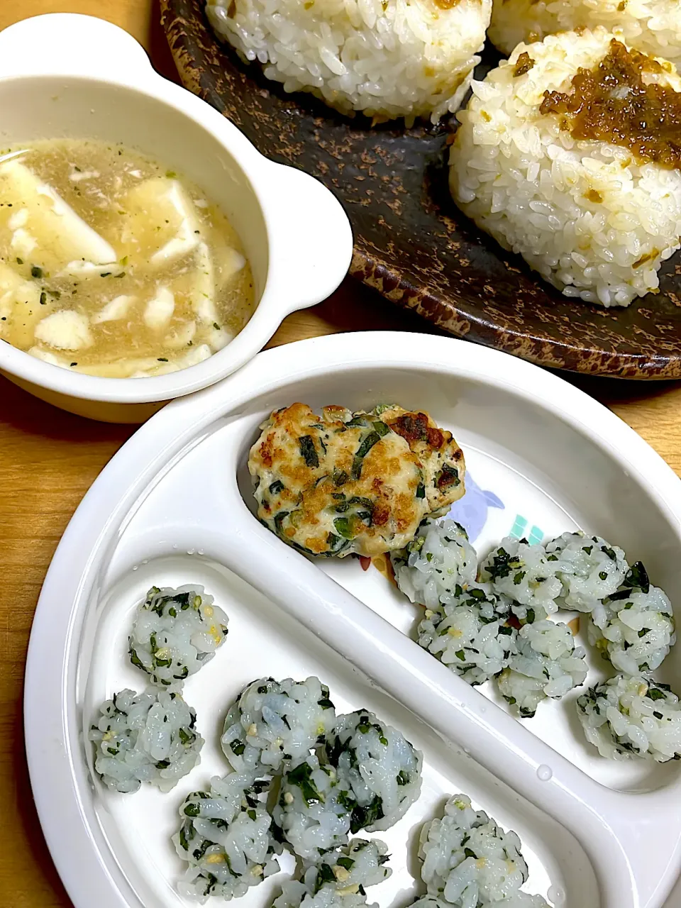 孫の離乳食。孫はちっちゃいおにぎり🍙|abekoさん