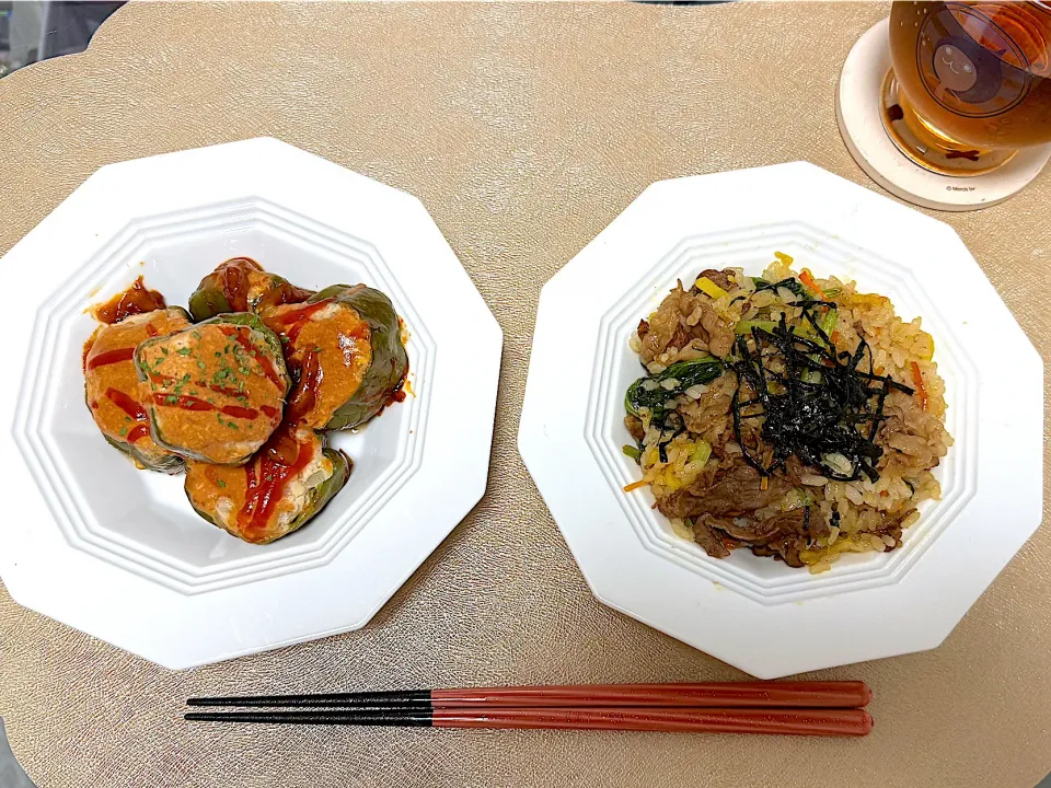 オーロラソースのピーマンの肉詰め🫑と韓国風チャーハン🇰🇷|S h i z🦋さん