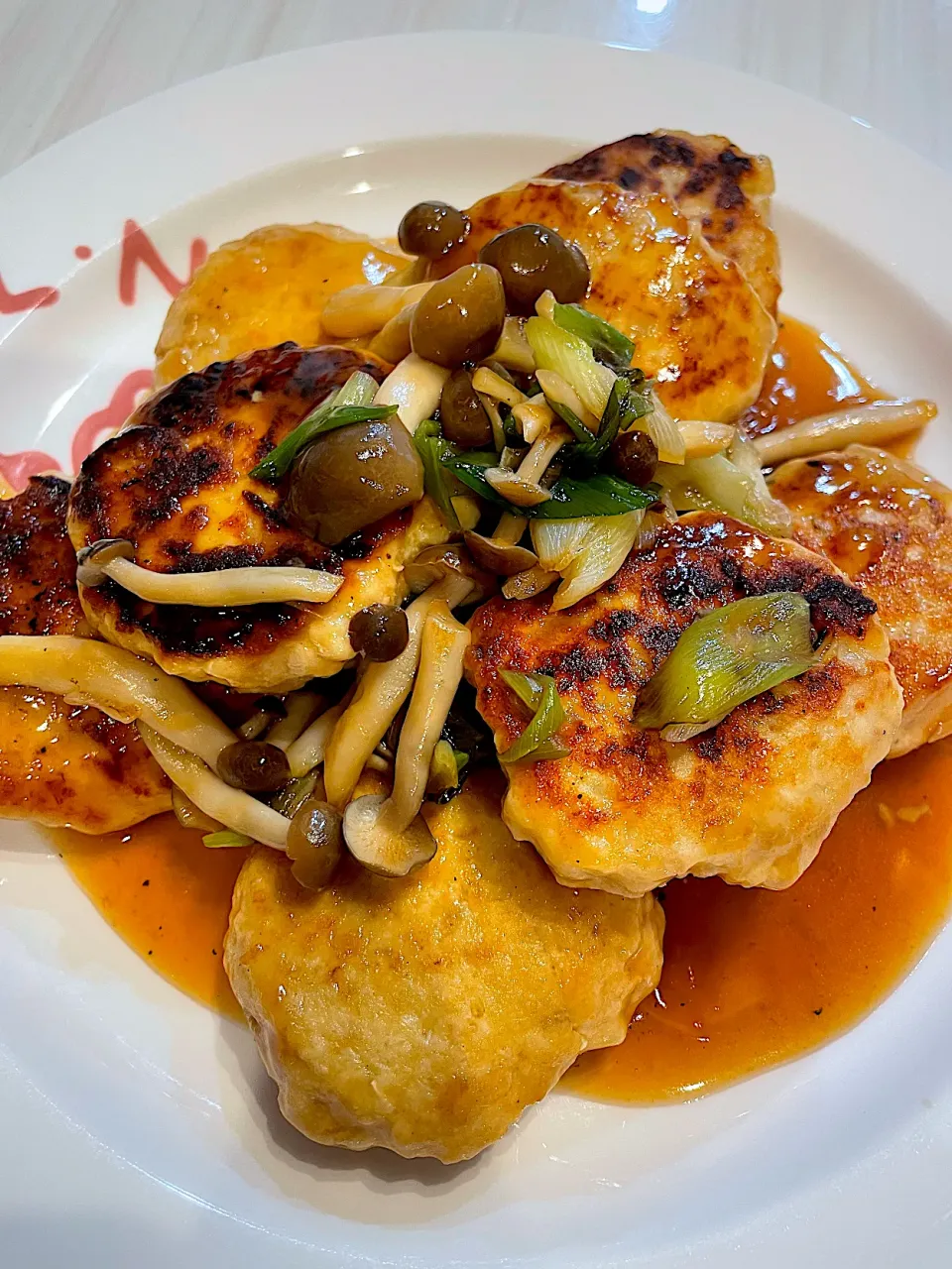 鷄つくね　キノコと長ネギのソースで|キヨさん