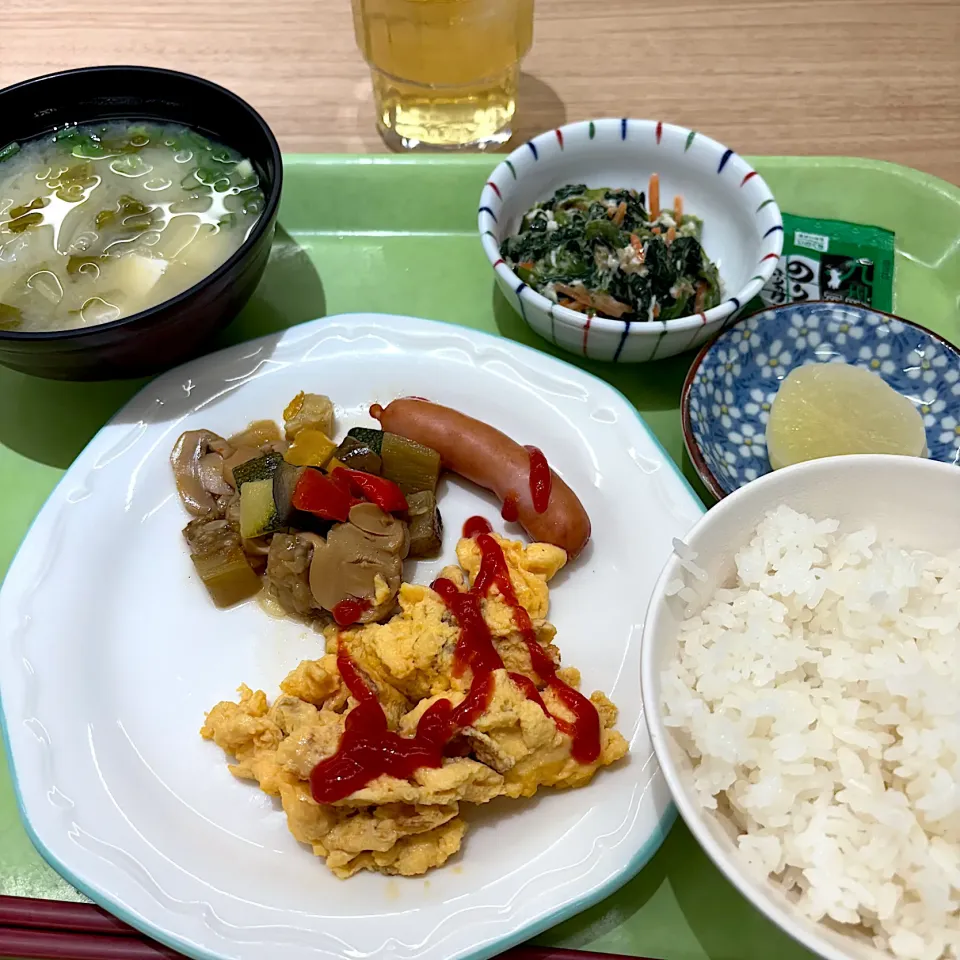 寮の朝ごはん😋|すかラインさん