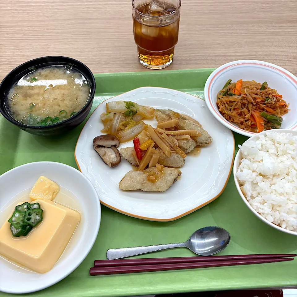 寮の晩ごはん😋|すかラインさん