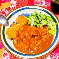 カリー。サラダ、自家製唐揚げ。|りささん