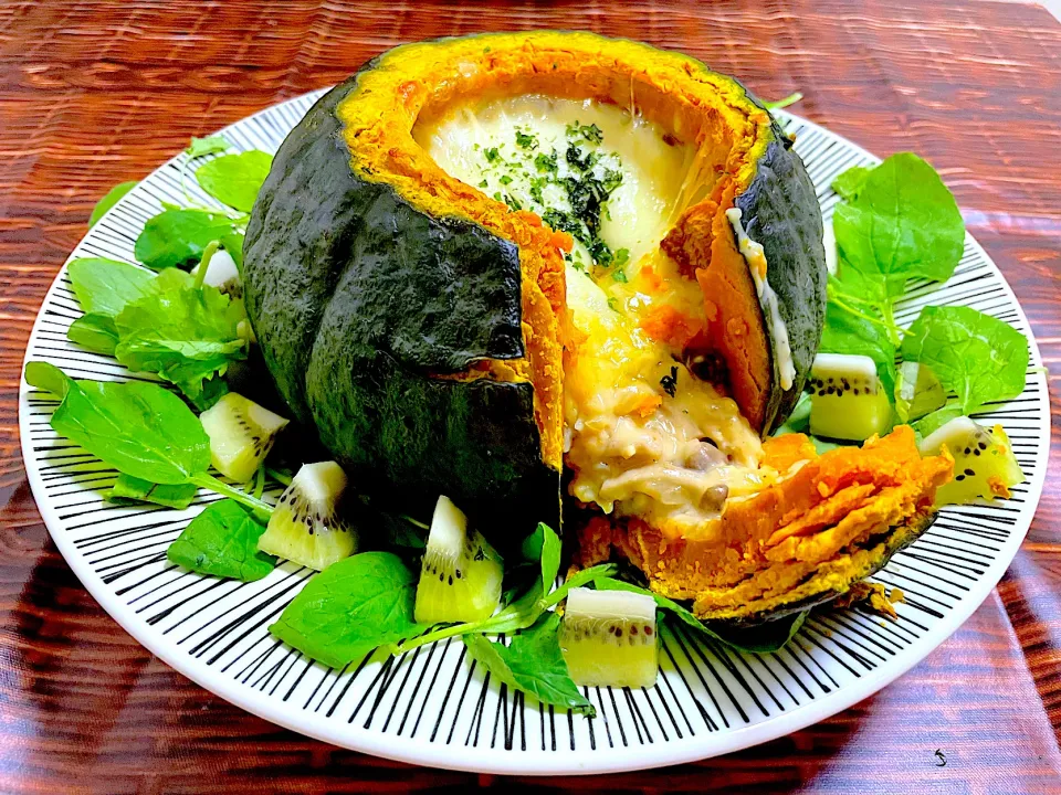 スイーツポテトさんの料理  丸ごとかぼちゃのグラタン風|ももさん