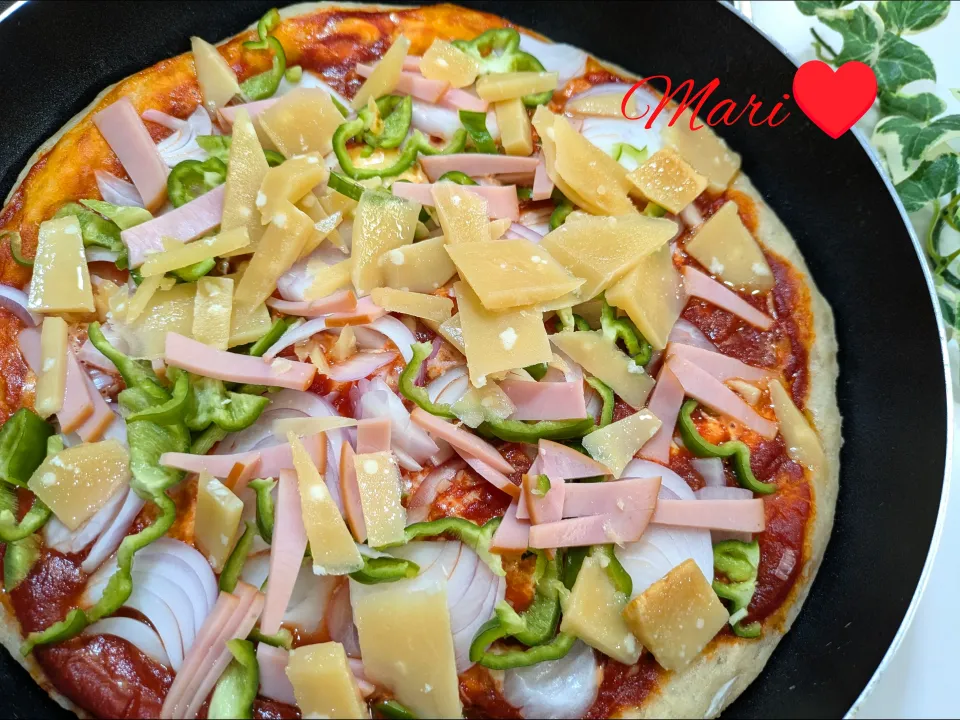 《レシピ有》フライパンで簡単！かりっとふっくらピザ。|Mariさん
