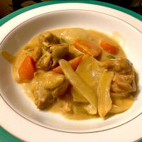 チキンのカレー風味煮込み