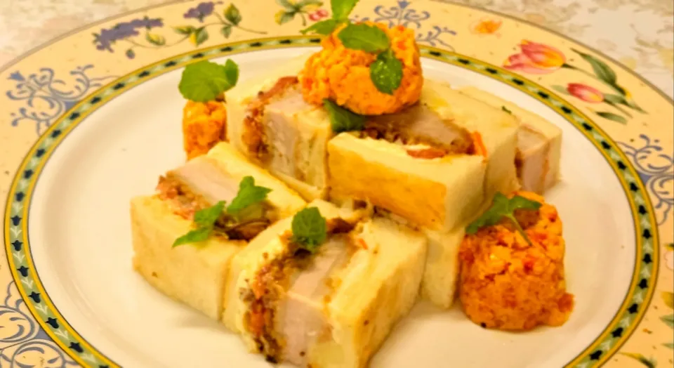 #カツサンドイッチウイズ赤ピーマンとチーズのムース|金井義則さん