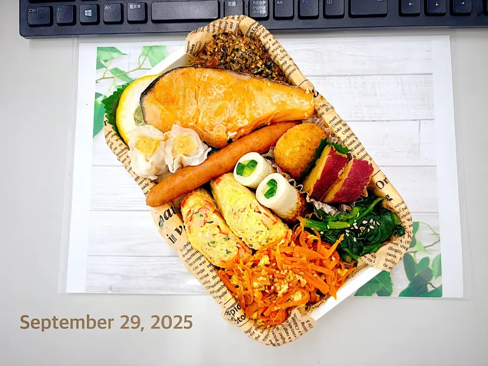 鮭とか色々お弁当😋🍴🍱♬*|Tsuu_chan‪ ·͜·♡‬さん