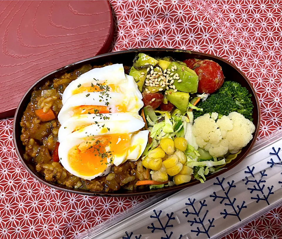 自分弁当カレーメシ🍱|がおりんさん