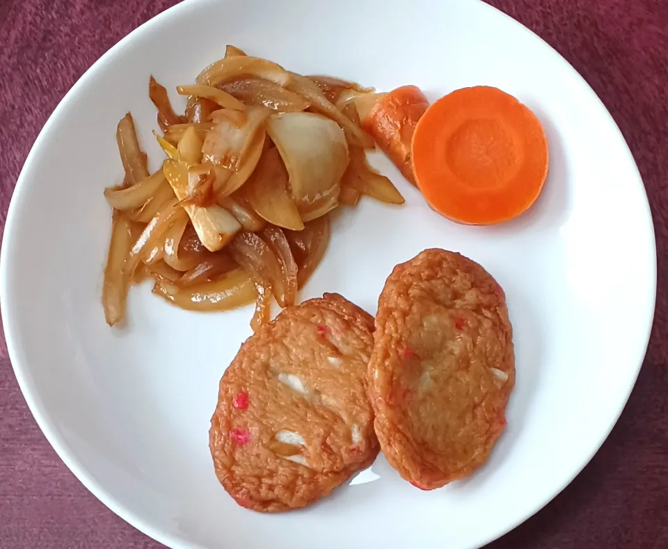 玉ねぎのバター醤油炒め、にんじん、紅しょうが天|ナナさん