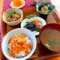 手づくり鮭フレークで朝ごはん🍚🥢|サミカさん