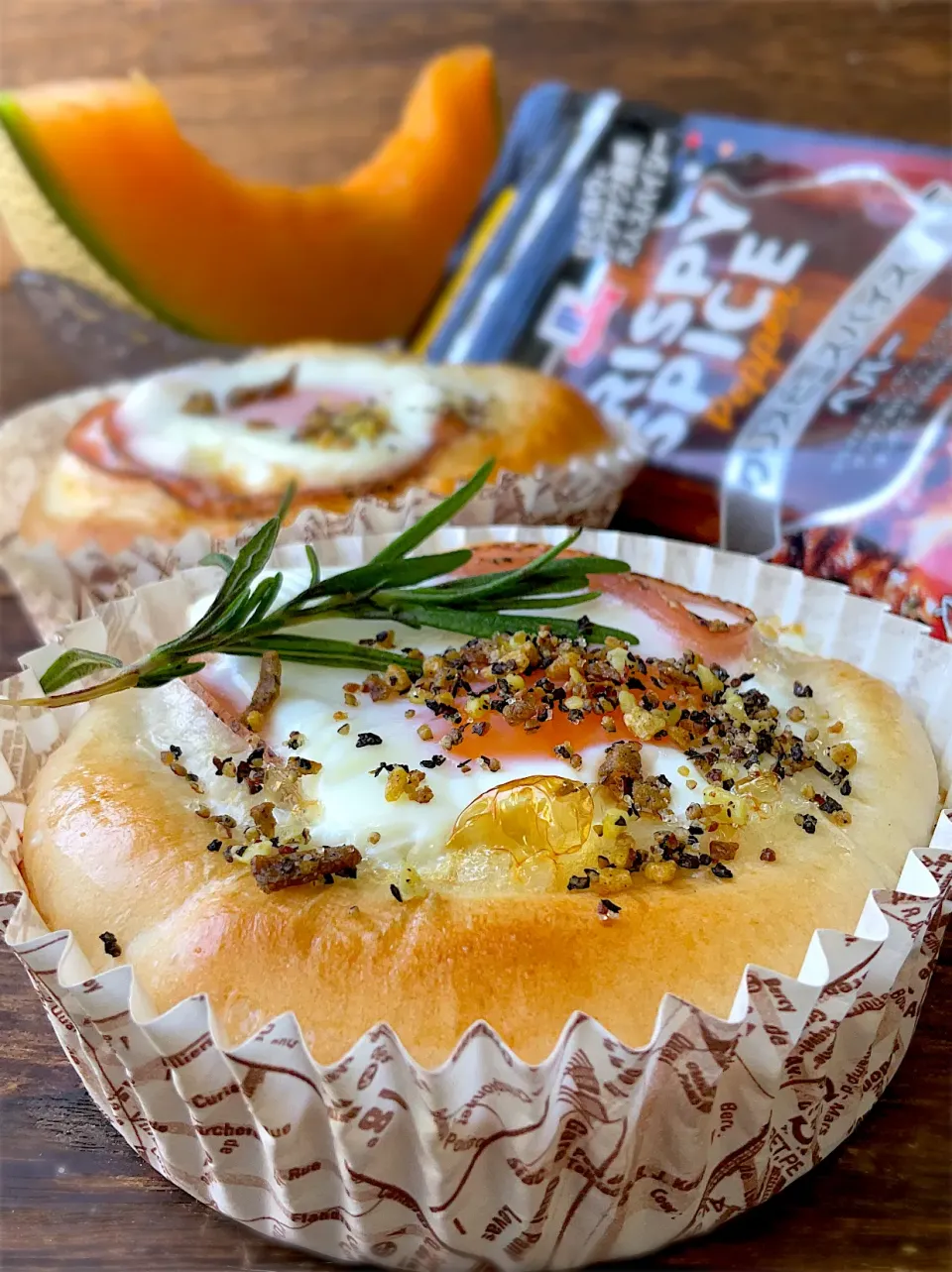 ハムエッグパンwithクリスピースパイスペパー|9421beruさん