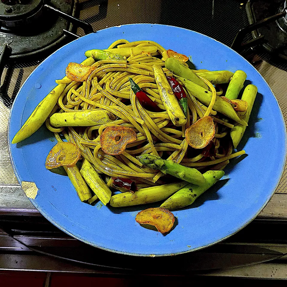鹿児島抹茶でペペロンチーノスパゲッティはアスパラガス入れたよ|shikaさん