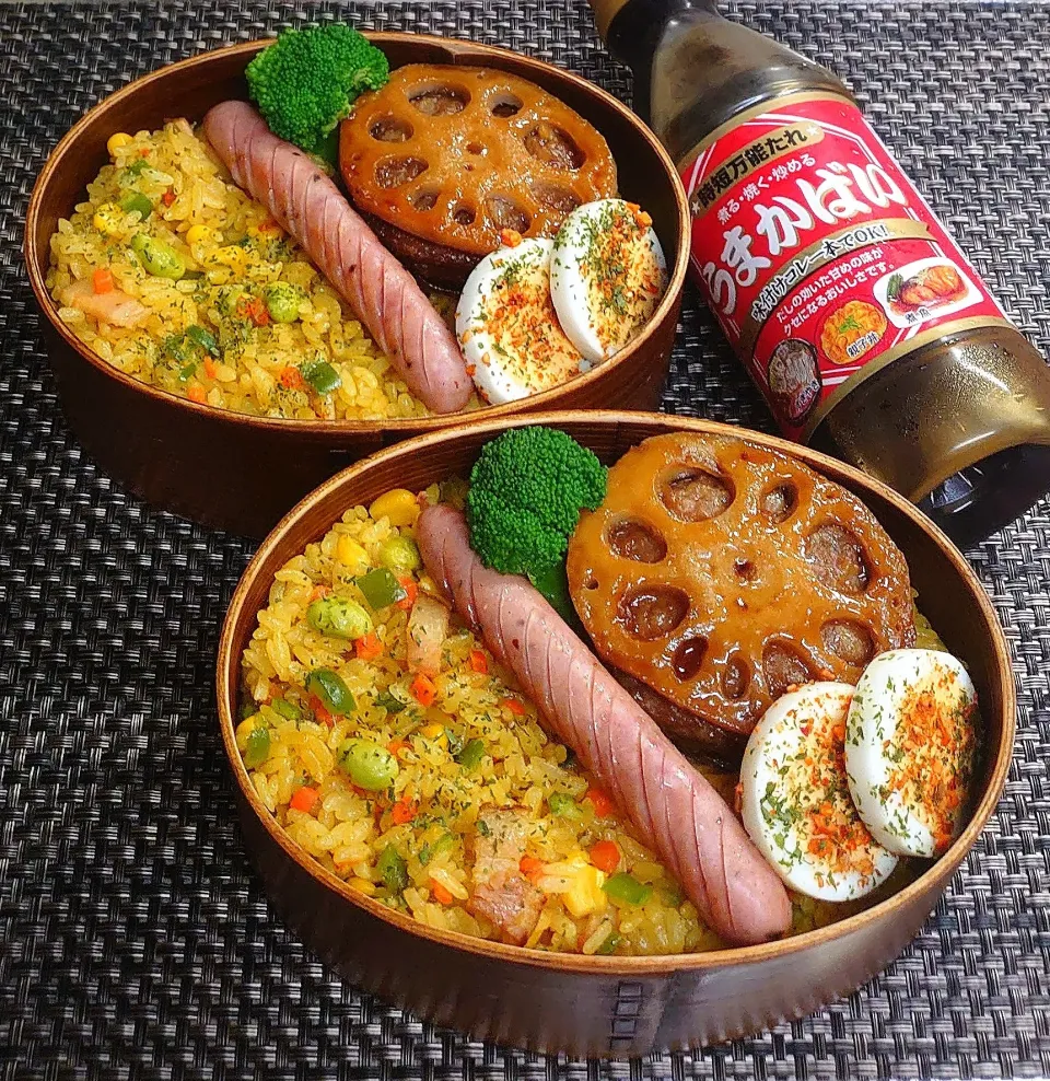 母とムスコのラブラブおソロ♪れんこんバーグ＆ソーセージ乗っけカレーピラフ弁当|からあげビールさん