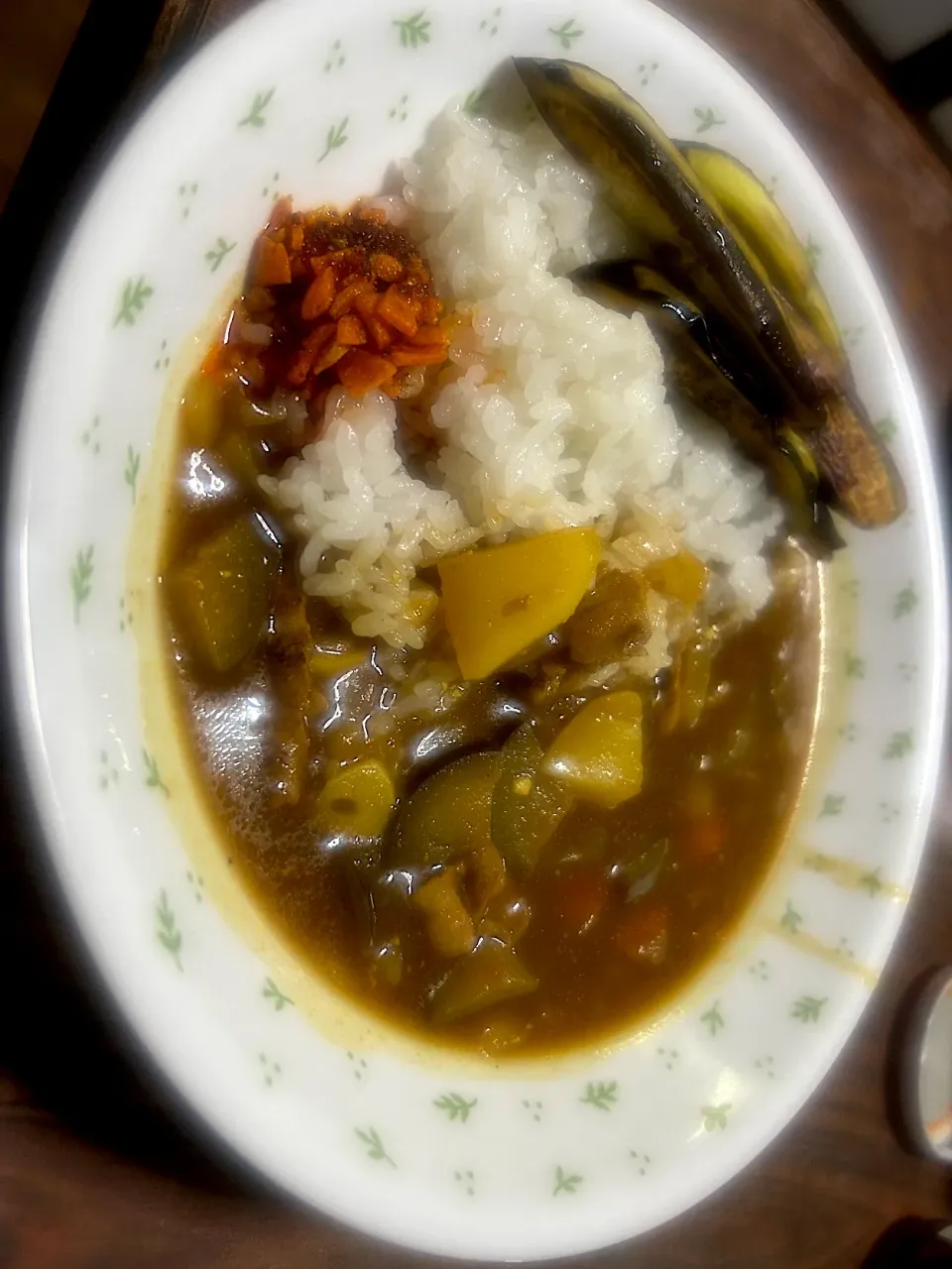 カレーライスに桃屋の食べるラー油をトッピングしました!|トモちゃんさん