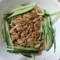 ジャージャー麺