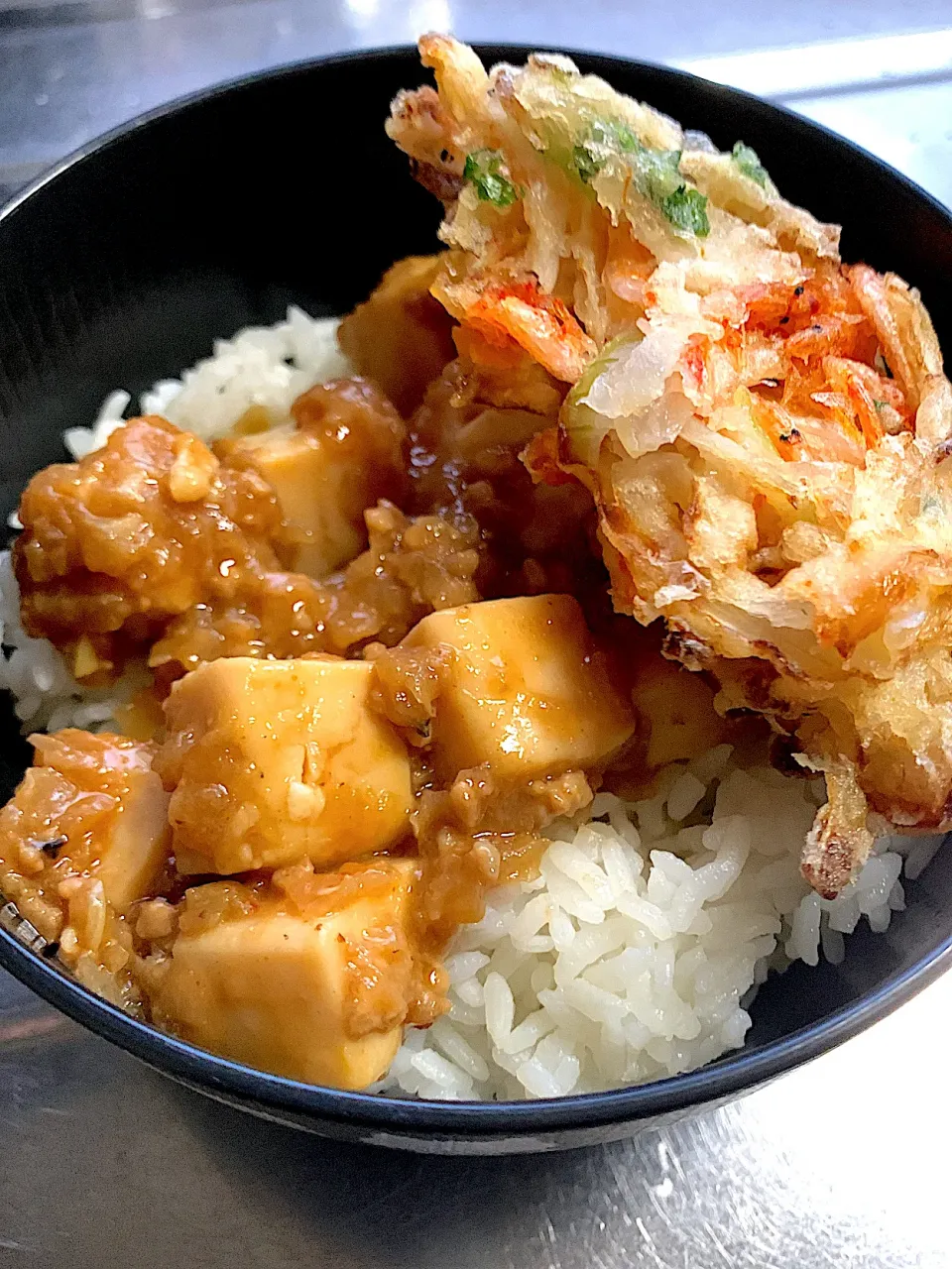 麻婆かき揚げ丼|しっぴりみさん