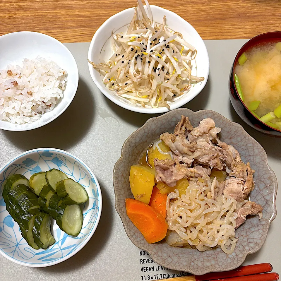2025/10/01 圧力鍋で豚じゃが、もやしゴマサラダ、豆腐味噌汁|kykyさん