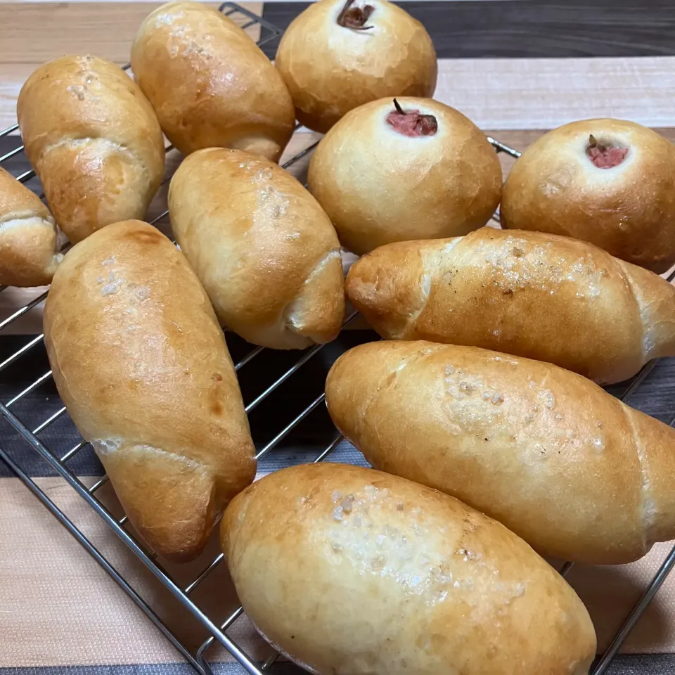 塩バターパンとさくらあんぱん|はるさん