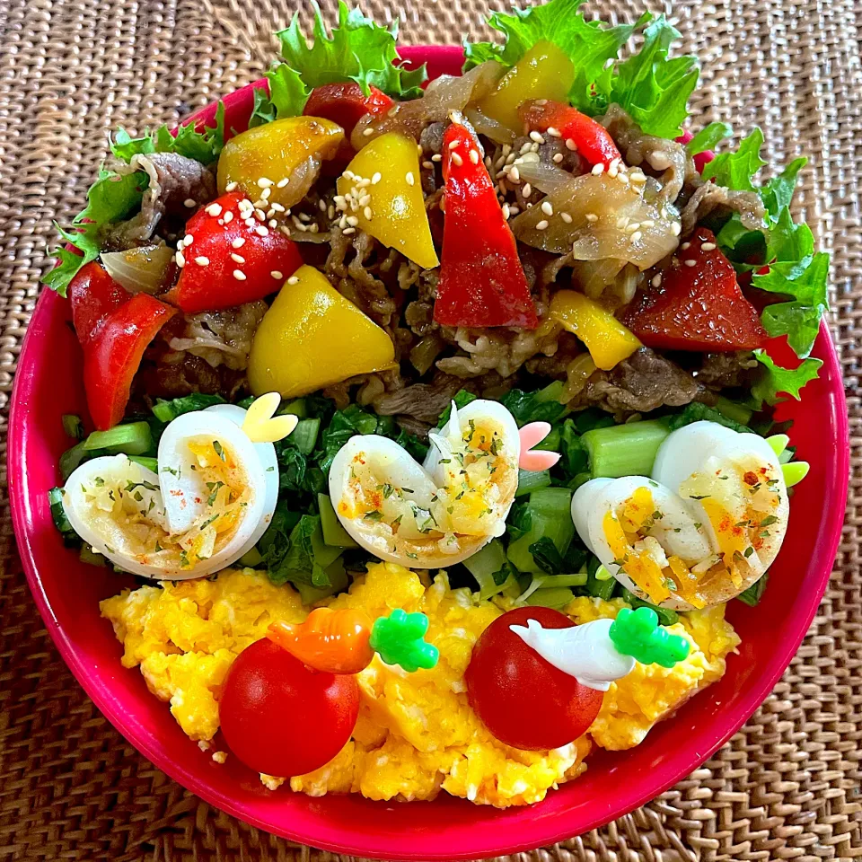 牛肉とパプリカのスタミナ炒め弁当|ヘルペイさん