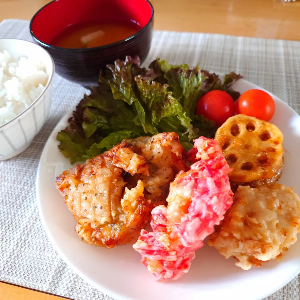 トリ★イチネンさんのザンギとはさみ揚げ|万葉さん