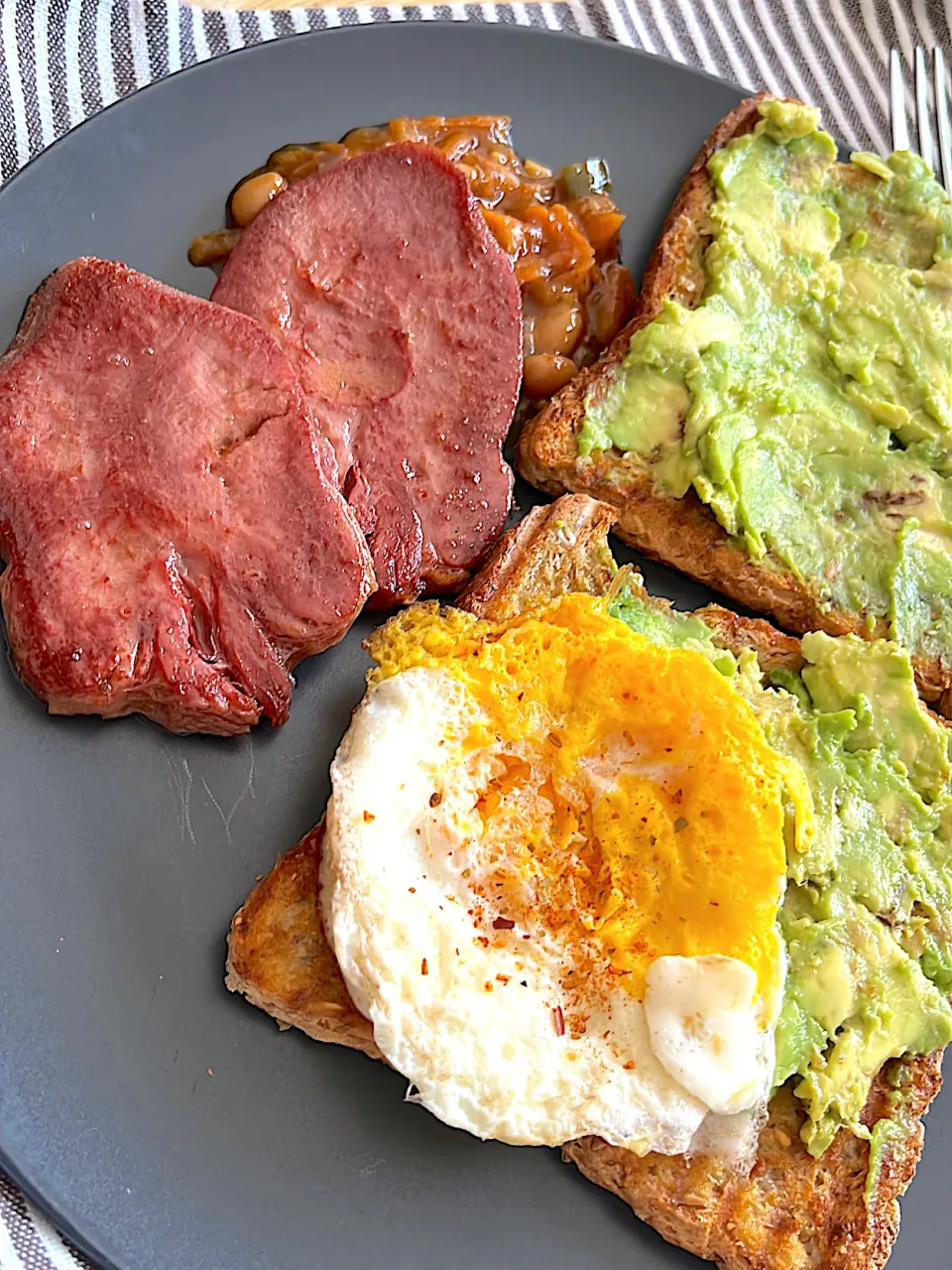 Avo toast with butter seared beef tongue and our South African favourite homemade chakalaka|JPさん