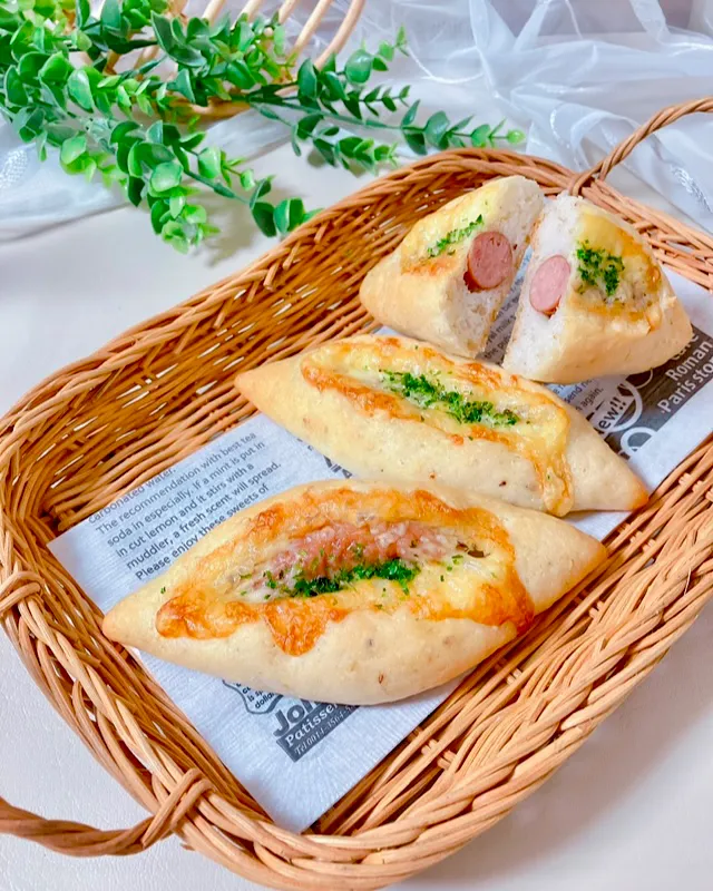 米粉の胡麻ウインナーパン|mai＊さん