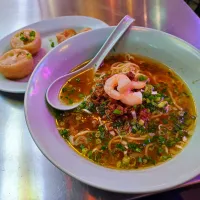 担仔麺と焼き小籠包